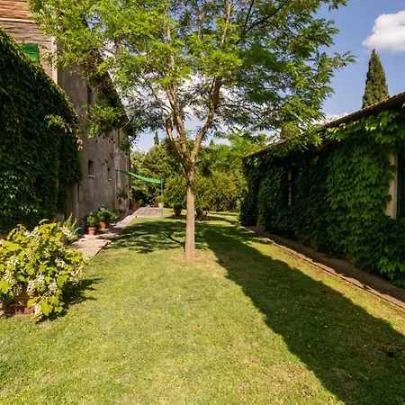Agriturismo La Godiola Farm stay *