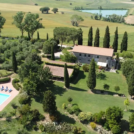 Agriturismo La Godiola Farm stay *